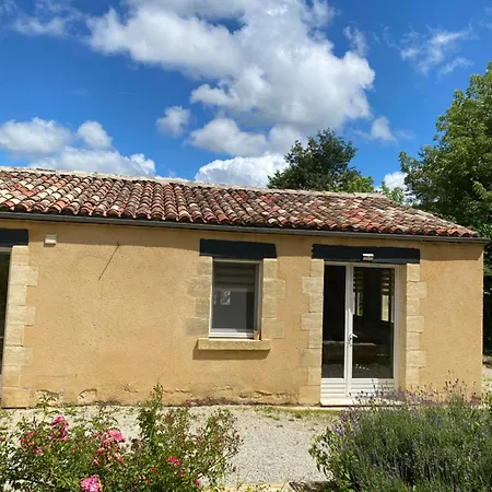 Les De La Joubertie Salon